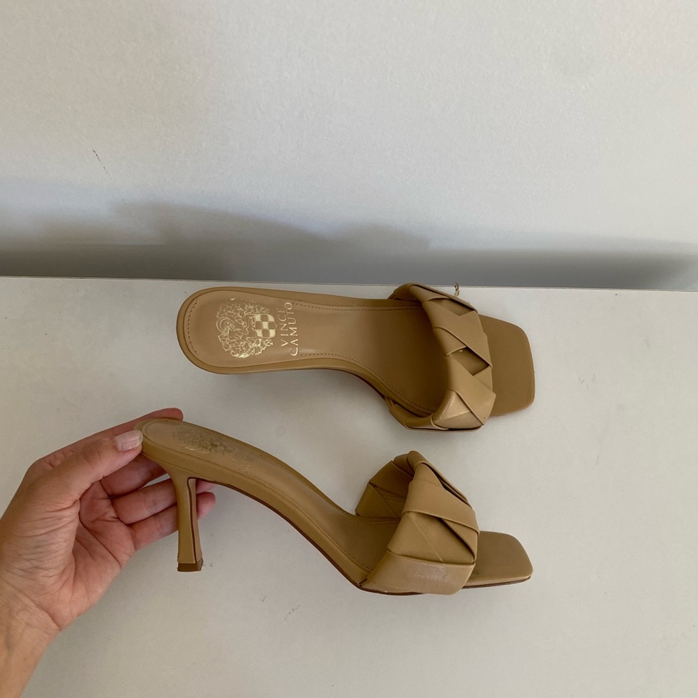 tan Vince Camuto sandal - Picture 14 of 15